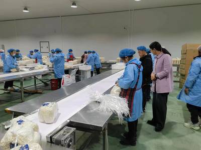 义安区人大常委会调研农产品企业食品安全情况